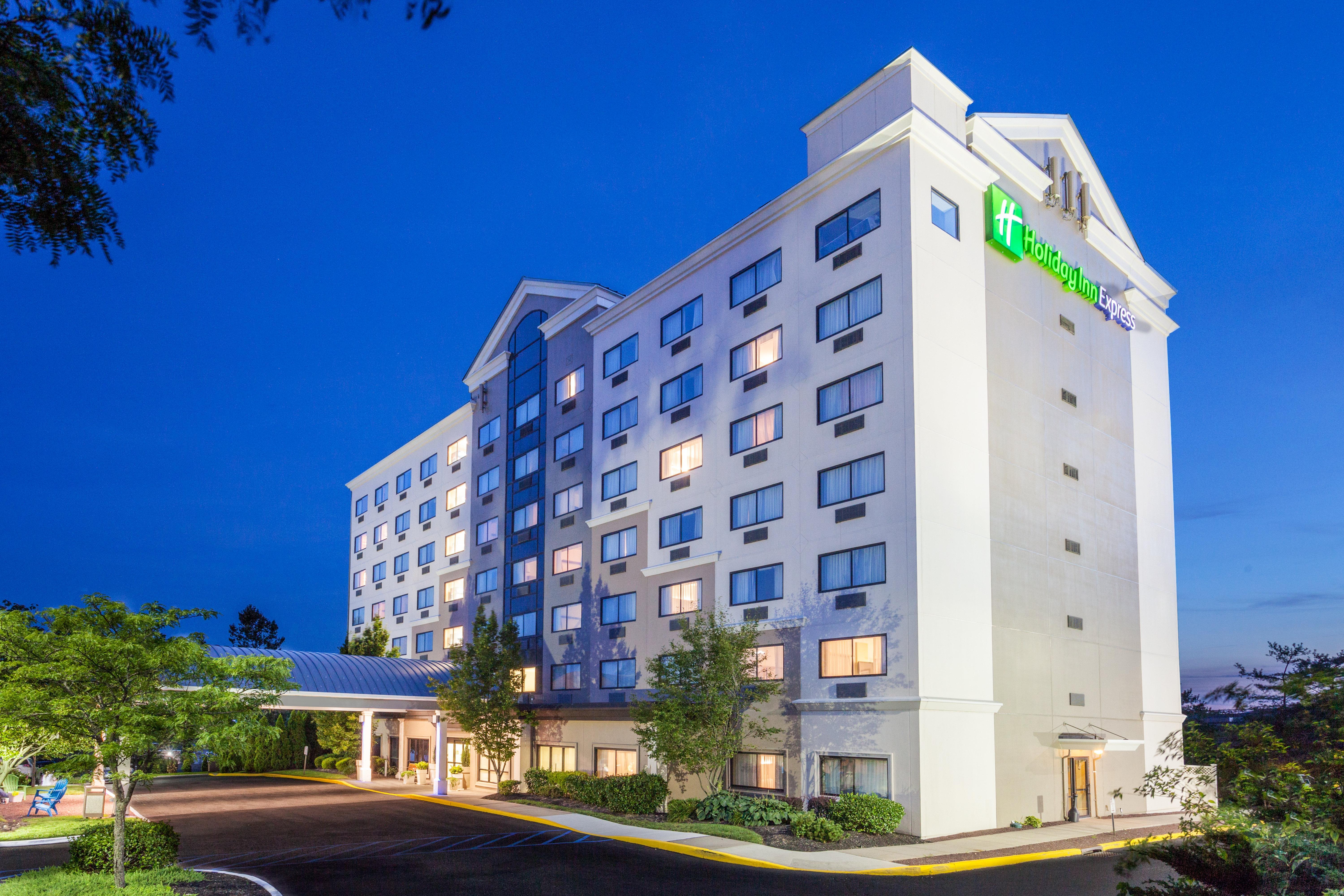 Holiday Inn Express Hauppauge-Long Island By Ihg Exterior photo