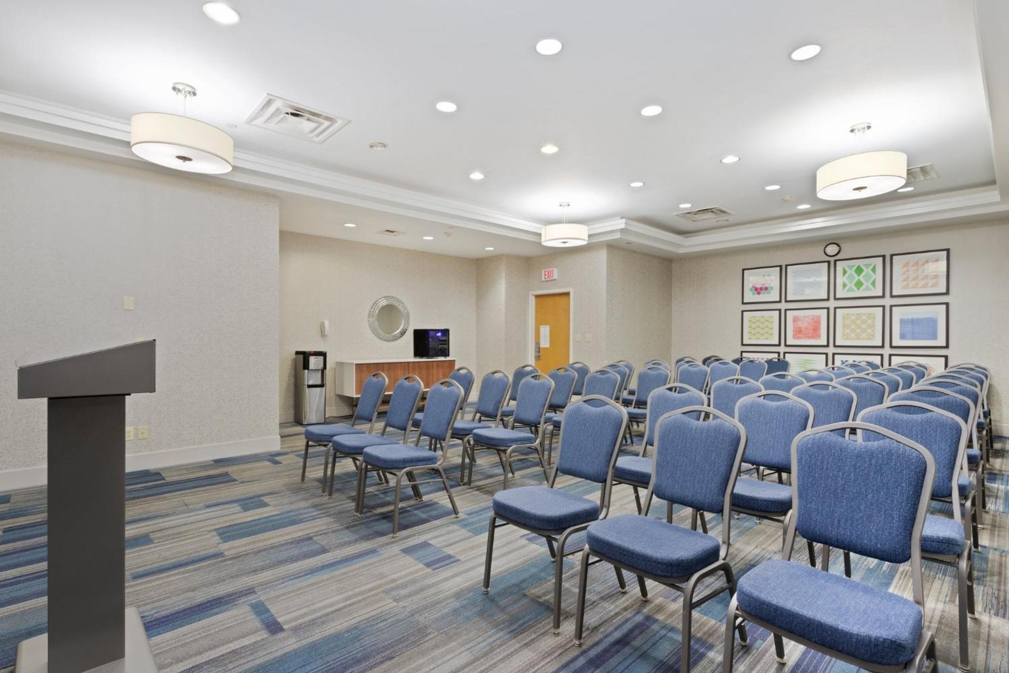 Holiday Inn Express Hauppauge-Long Island By Ihg Exterior photo