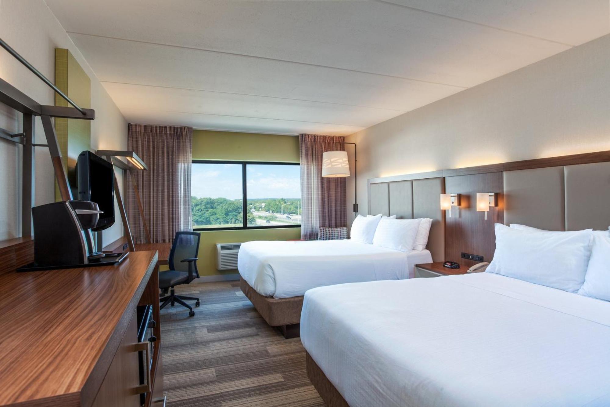 Holiday Inn Express Hauppauge-Long Island By Ihg Exterior photo